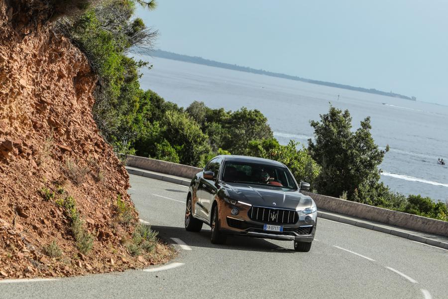  Maserati Levante GranLusso 2018 года  (фото 14 из 23)